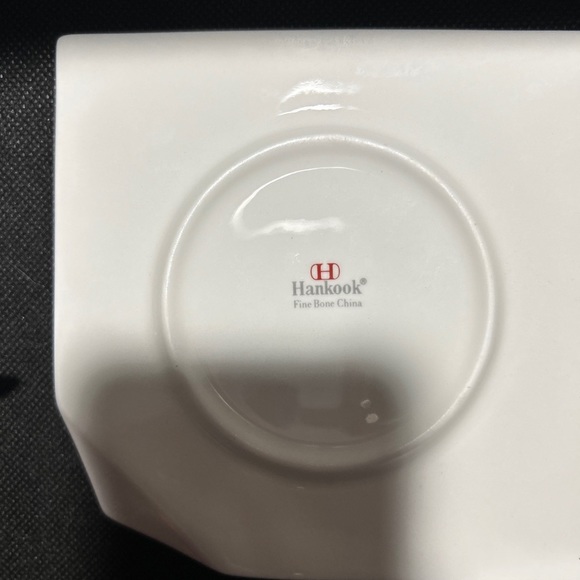 HANKOOK Fine Bone China w/ KOREAN writing ASIAN triangle handle tea cups saucers - Picture 6 of 7